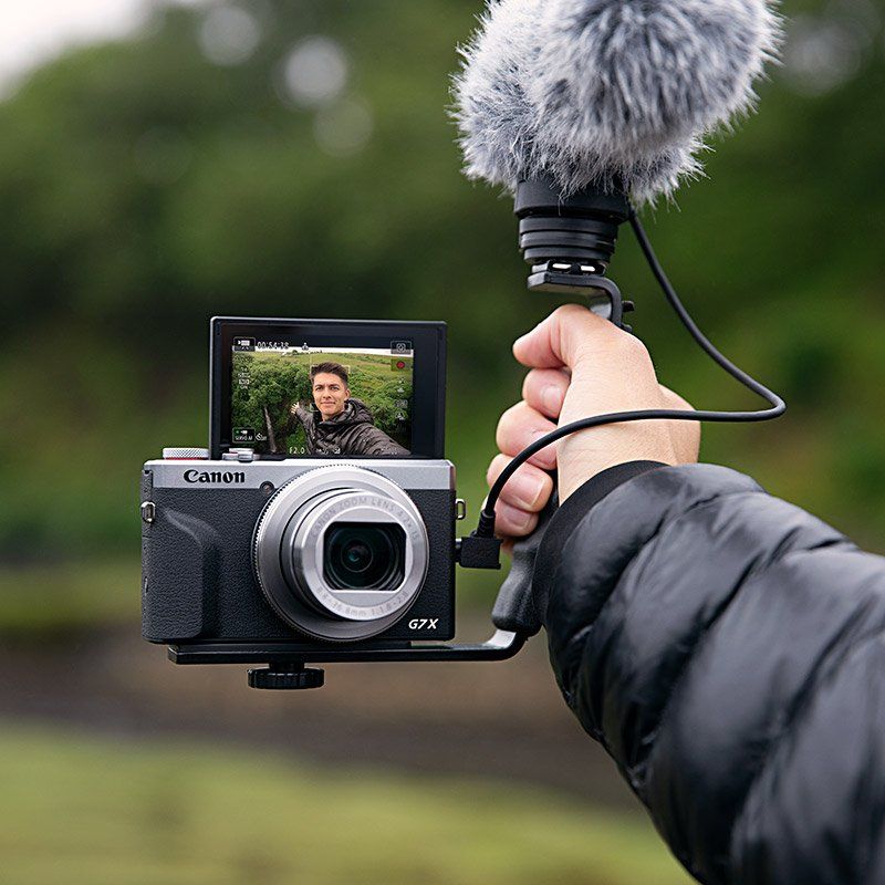 https://i1.adis.ws/i/canon/canon_powershot_g7_x_mark_iii_tilt_screen_mic_connection?fmt=jpg&fmt.options=interlaced&bg=rgb(236,237,237)