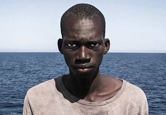 Taylow Wessing Award-Winner César Dezfuli On The Mediterranean Migrant Crisis 
