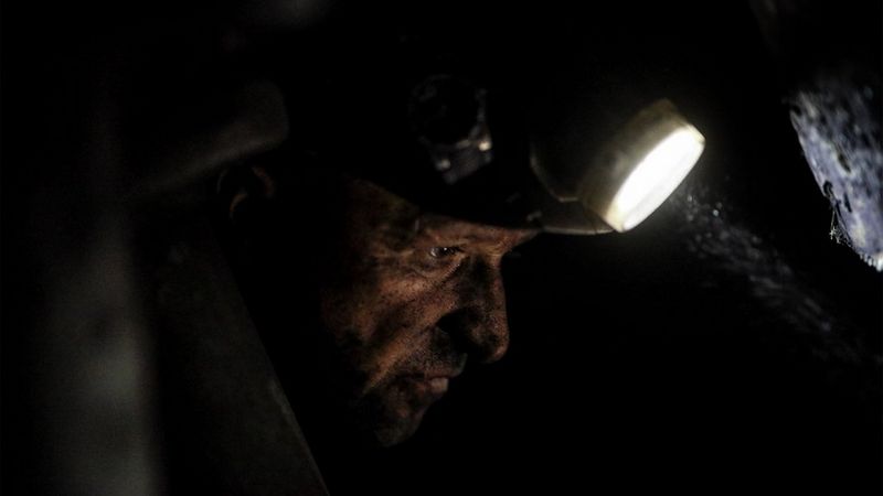 Male mine worker in Romania shot on the Canon EOS R & RF 50mm F1.2L USM
