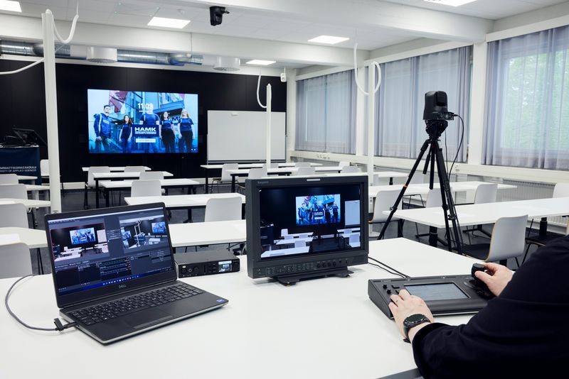 Setup voor live stream dienst in klaslokaal bij de HAMK