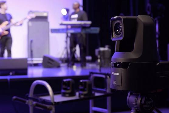 What makes a good live streaming camera?