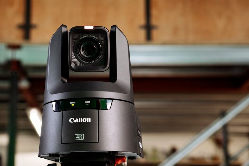 Mini cámara de conferencia 4K con recorte automático UHD