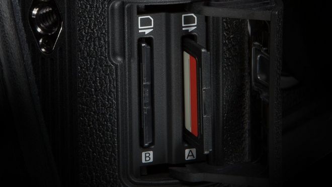 Dual SD Card Slots, EOS C70