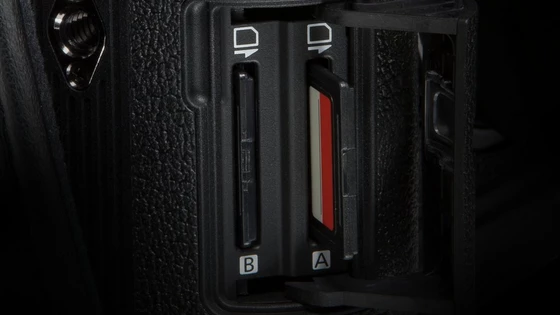 Dual SD Card Slots, EOS C70