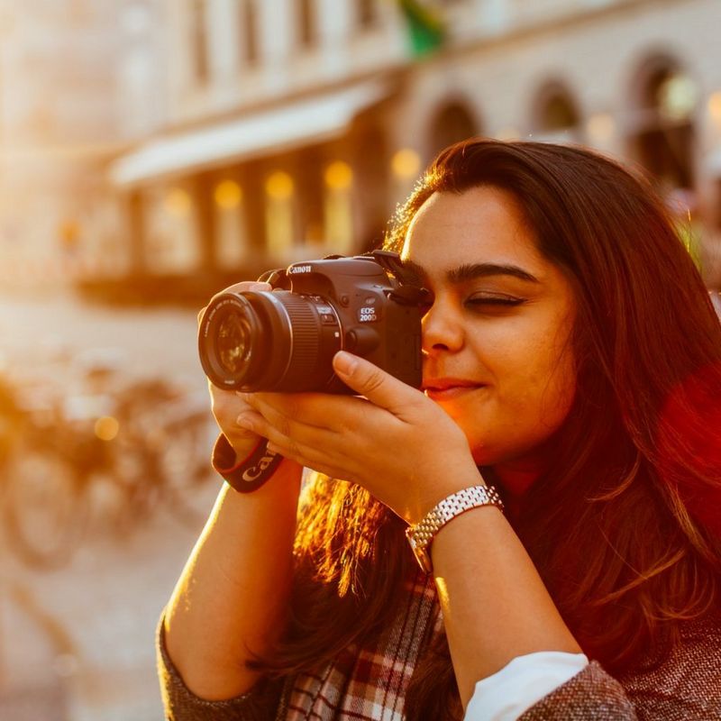 ecom_Affiliates_Landing_Page_DSLR_Apr25_1x1_an