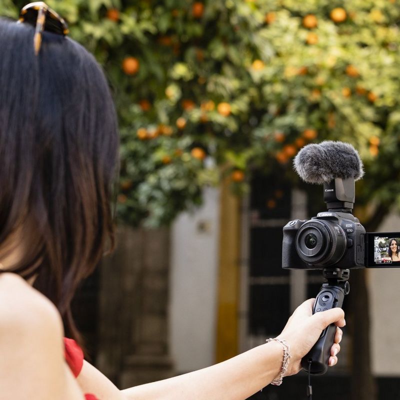 ecom_Best_Vlogging_Camera_Top_Banner_Nov23_1x1_an