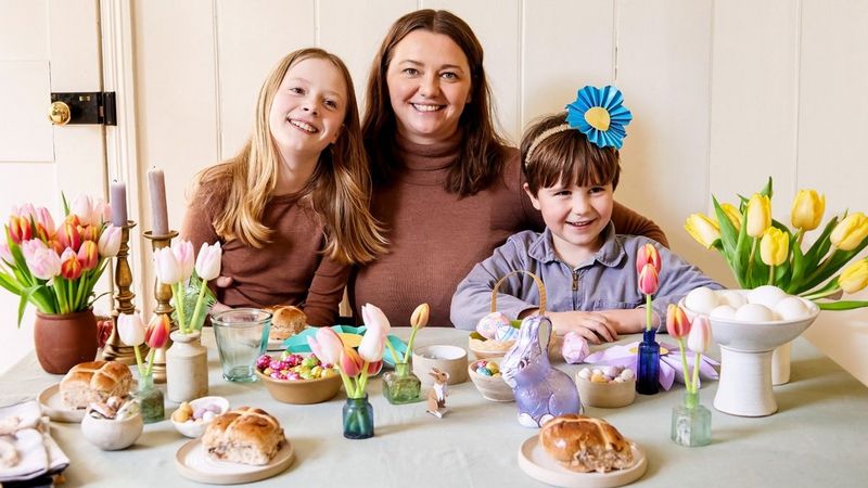 ecom_DIY_Mothers_Day_Gifts_Top_Banner_Dec23_16x9_an