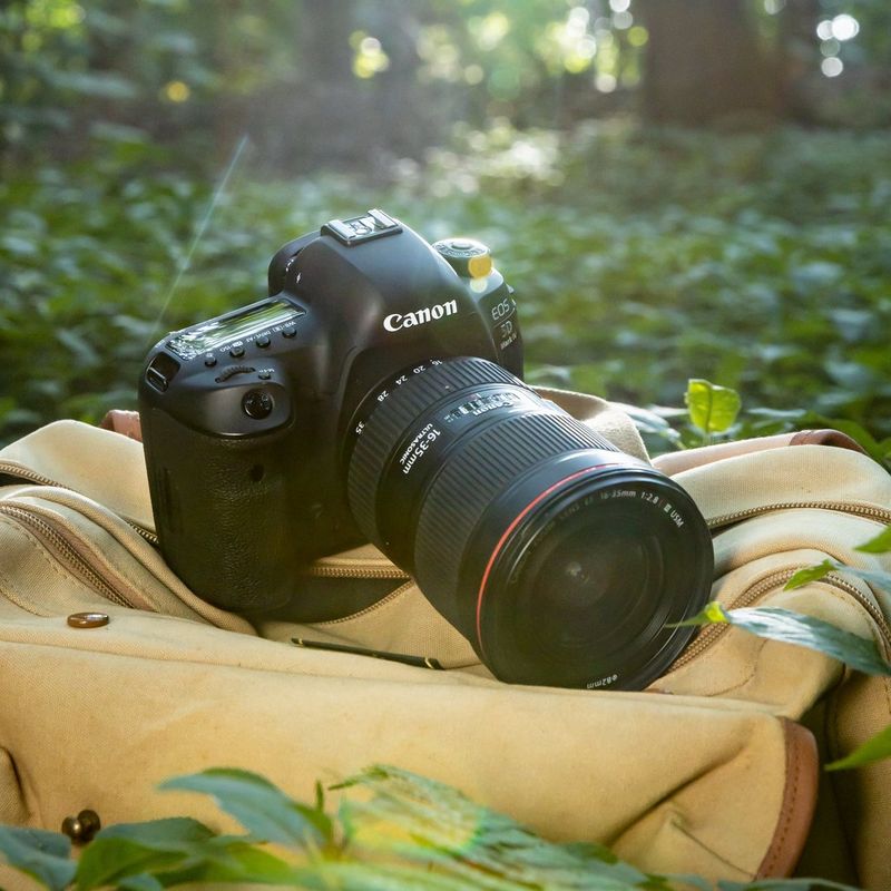 ecom_DSLR_Camera_Tile_2025_1x1_an