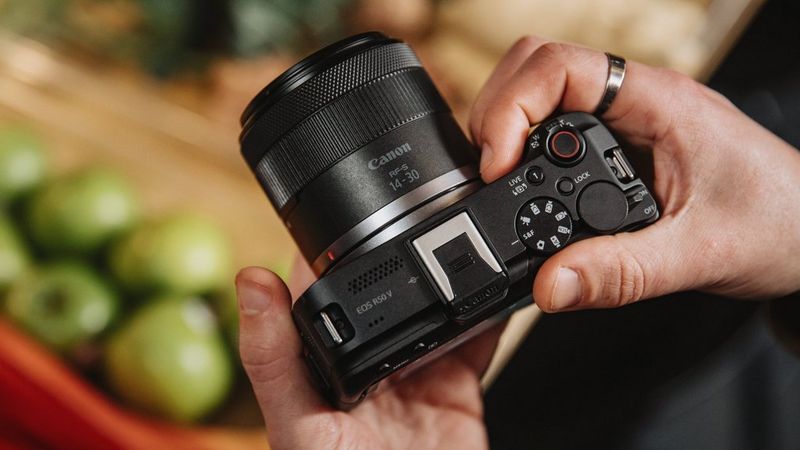 ecom_Exclusive_Kits_EF_Lenses_PL_16x9_Feb26_an