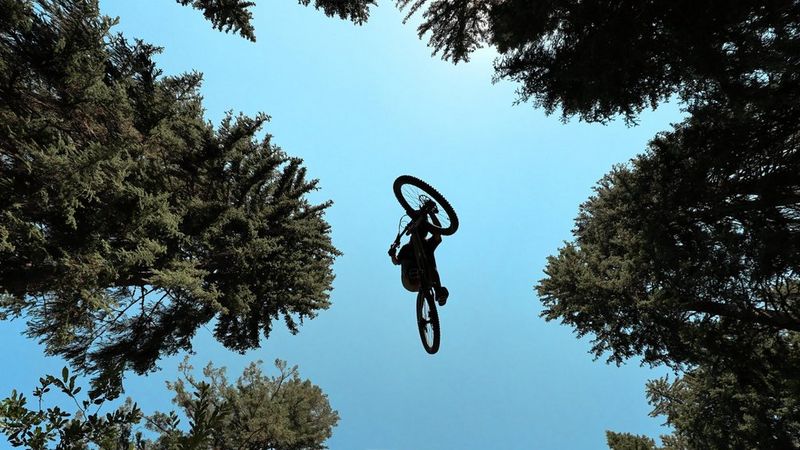 ecom_Iberia_October_EOSR_Aug24_16x9_an