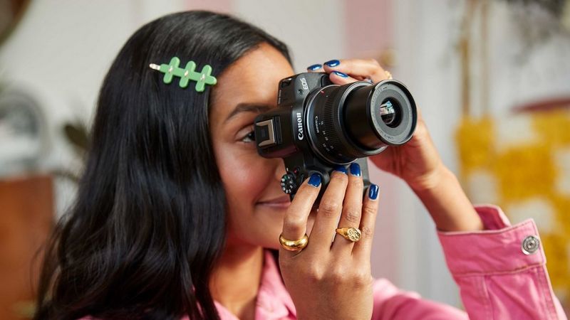 ecom_May_Savings_UKIE_May25_16x9_an