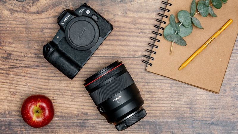 ecom_RF_Lenses_R_Cameras_Nordic_16x9_Jan26_an