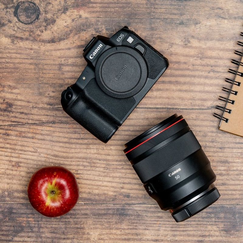 ecom_RF_Lenses_R_Cameras_Nordic_1x1_Jan26_an