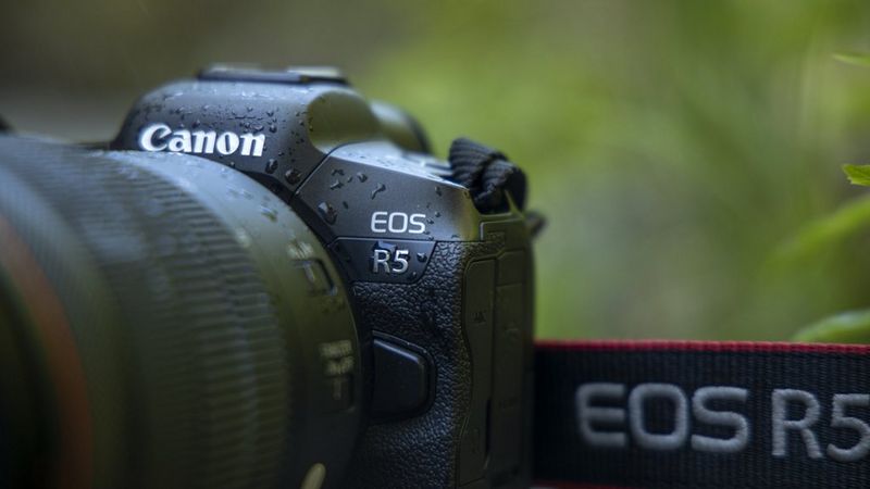 ecom_UKIE_Peak_Instant_Saves_Oct23_16-9_an