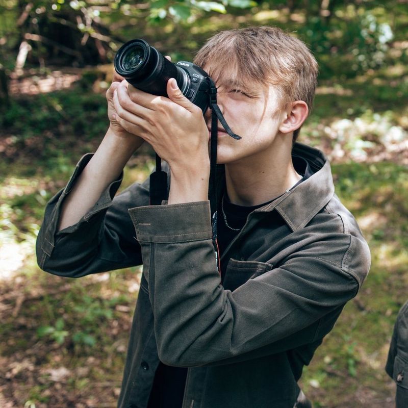 ecom_eos-r-editorial-guide_lenses-for-beginners_1-heroimage_dec22_1x1