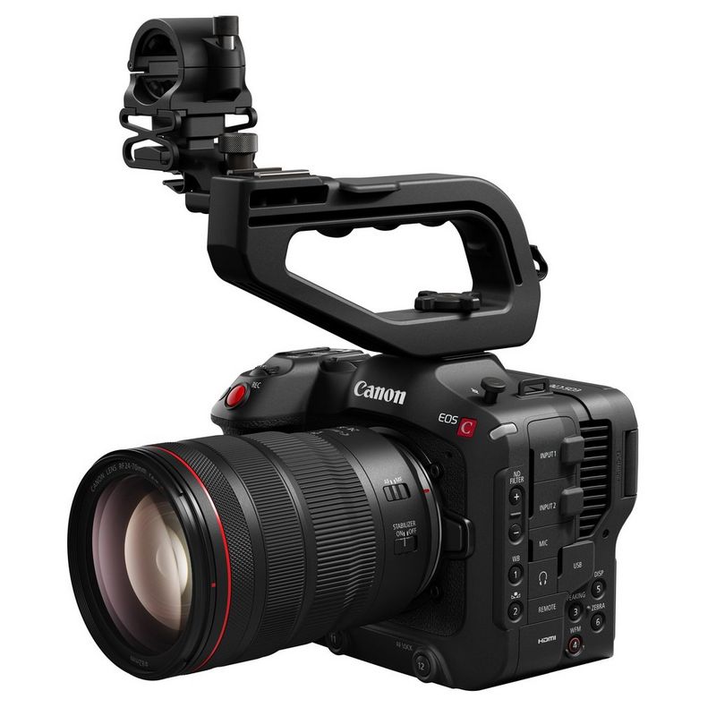 Une caméra Canon EOS C70 équipée d'un objectif Canon RF 24-70mm F2.8L IS USM et d'une poignée.