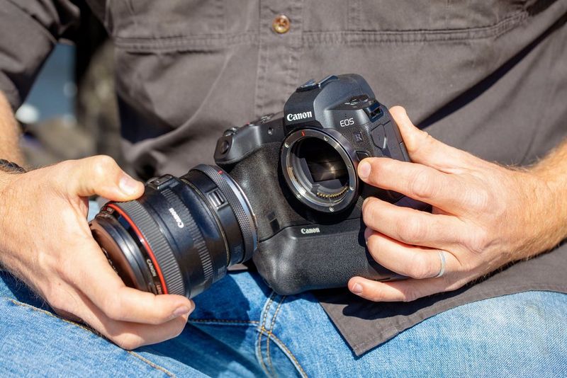 Mount Adapter EF-EOS R - Canon Europe