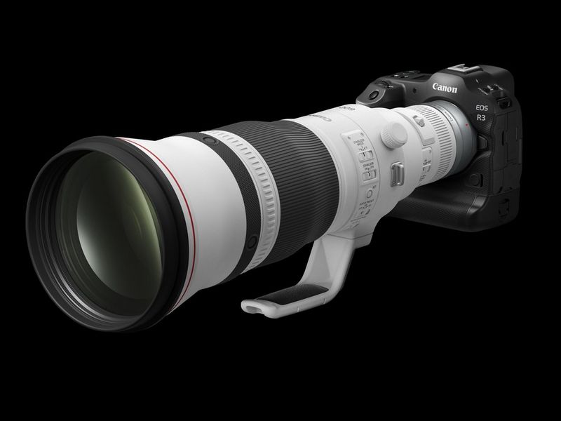 Vue latérale de l'EOS R3 avec objectif RF 600mm F4 L IS USM