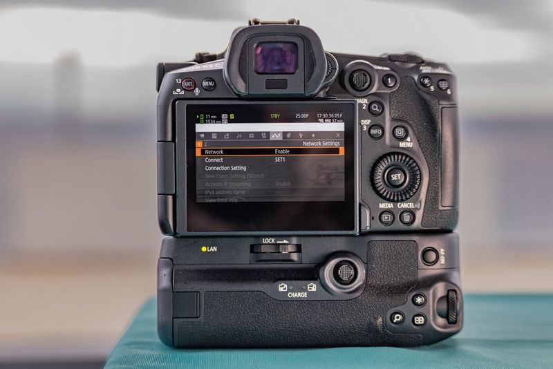 Nuevo firmware para las Canon EOS R3 y EOS R5: mejores barridos y hasta 400  Mp de resolución