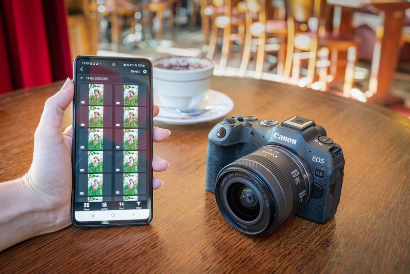 Un Appareil Photo Numérique Professionnel Sur Table En Bois, Paysage En  Arrière-plan, Ia Générative