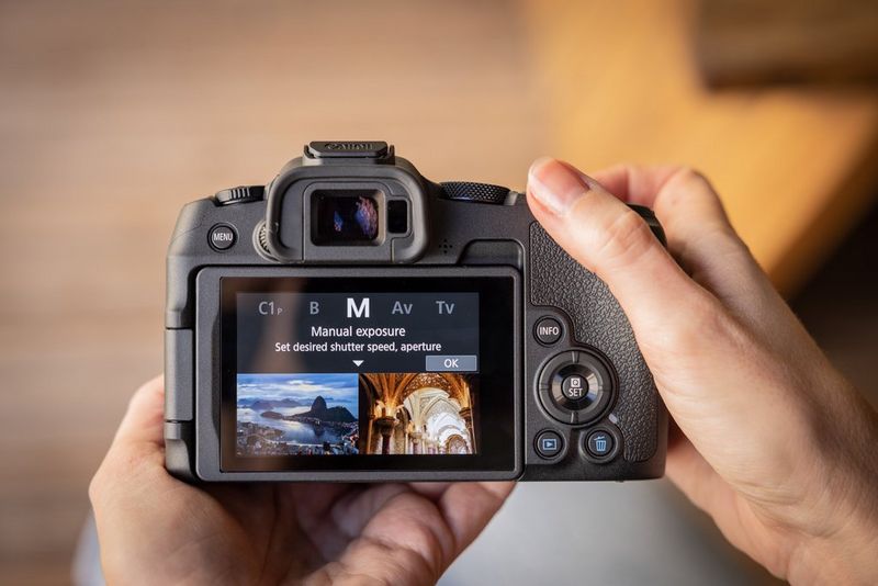  Canon EOS R8 Full-Frame Mirrorless Camera w/RF24-50mm F4.5-6.3  IS STM Lens, 24.2 MP, 4K Video, DIGIC X Image Processor, Subject Detection  & Tracking, Compact, Smartphone Connection, Content Creator : Electronics