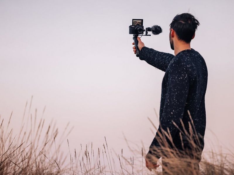 basic camera for vlogging