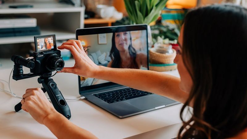 How To Use Your Canon Dslr Or Mirrorless Camera As A Webcam With An Hdmi Cable Canon Europe