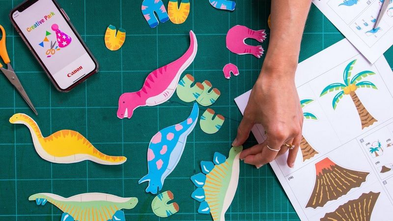 Crea delle decorazioni a tema dinosauri con Creative Park - Canon Italia