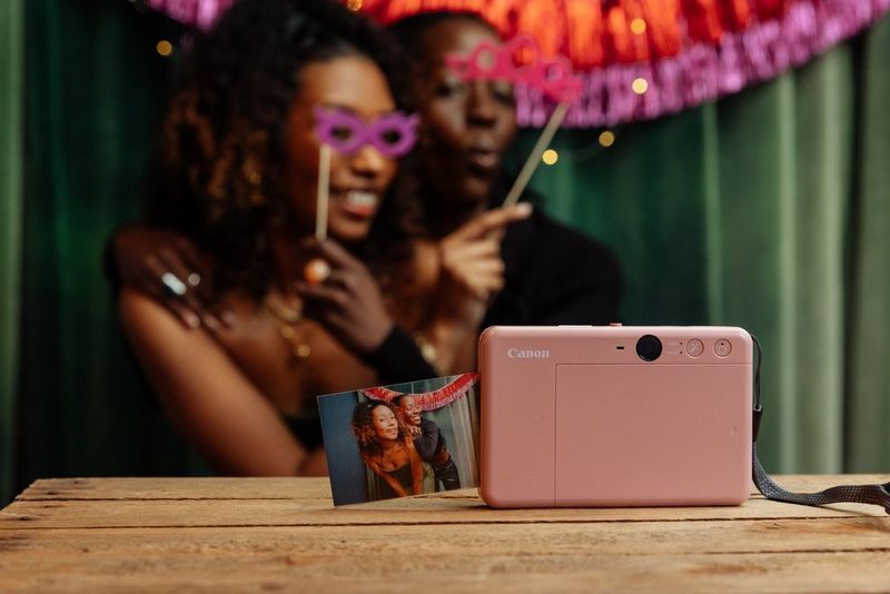 Canon launches their 2x3 mobile photo printer in Europe as the Zoemini