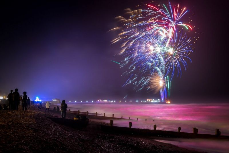 Feux d'artifices vus du ciel aux États-Unis - Light ZOOM Lumière