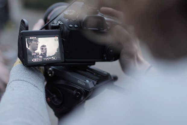 Geoff looking at the LCD screen on the back of EOS 800D filming Robot Man video.