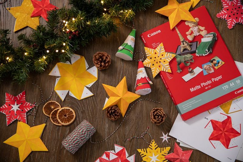 From Christmas tree toppers to snowflakes and baubles, create festive papercraft decor with a PIXMA printer and Creative Park.