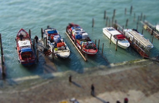 Miniature effect picture of ships in a port.