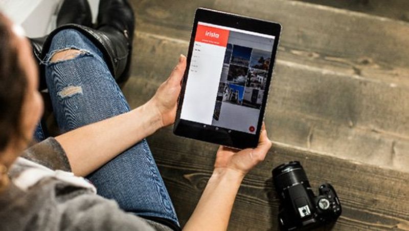 The collaboration between Irista on a tablet and a consumer DSLR