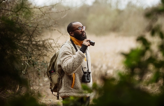 Monocular vs binoculars: what's best for birdwatching?