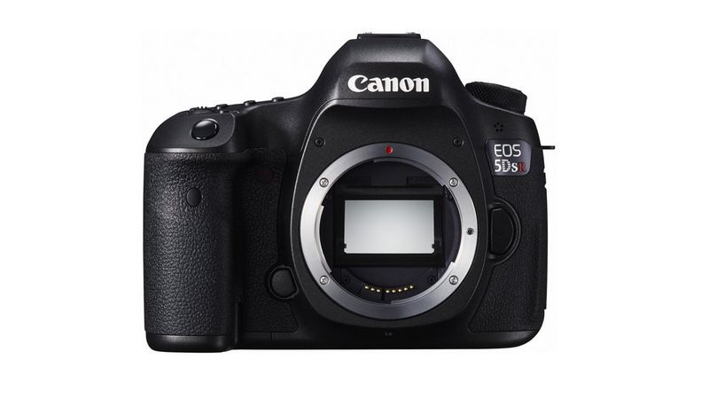 L'équipement de Clement Kiragu contenant ses appareils photo et objectifs Canon.