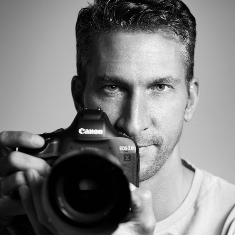 Canon Ambassador and fashion, dance and portrait photographer Sascha Hüttenhain.
