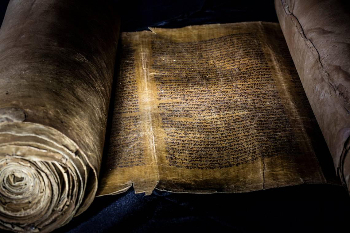 Книги свитки фото Книги свитки фото