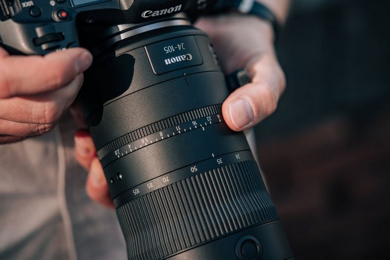 El Canon 24-105 mm f2.8 RF Z se presenta como el primer objetivo híbrido  para foto y vídeo del sistema