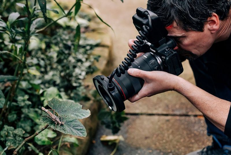 Macro flash for close-up shots - Canon Cyprus