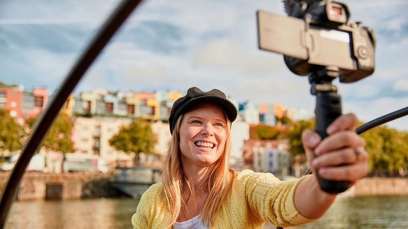 How to Vlog: The Ultimate Guide to Start Vlogging Today