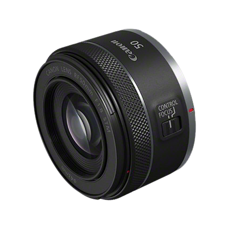 Objektiv RF 50mm F1.8 STM snímek pod úhlem zepředu