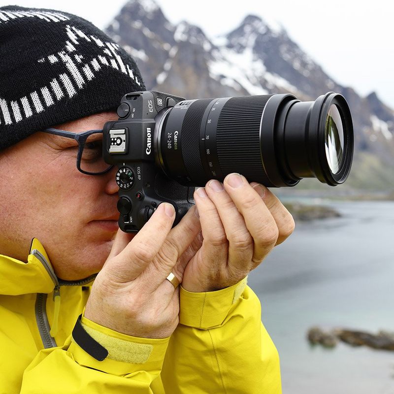 richard walch using RF 24-240mm mountain background
