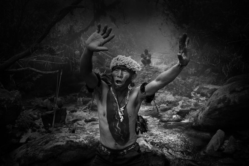 ‘Prayer to the Yanomami Goddess’ by Sebastião Salgado photograph showing VI impairment early glaucoma simulation