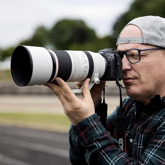 Richard Walch using the RF 100-500mm with the EOS R6