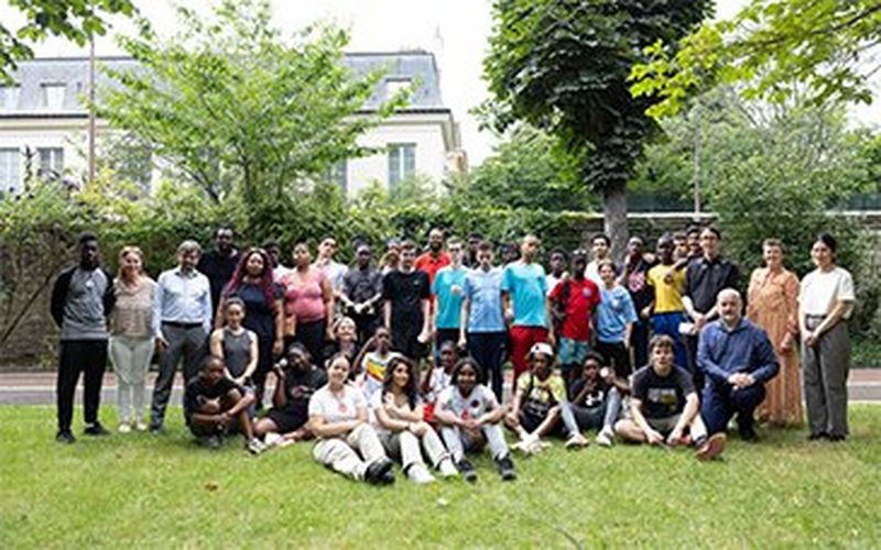 Canon lance l’édition 2024 du Canon Young People Programme à l’Institut National des Jeunes Aveugles :  une première journée pour vivre et comprendre l’inclusion