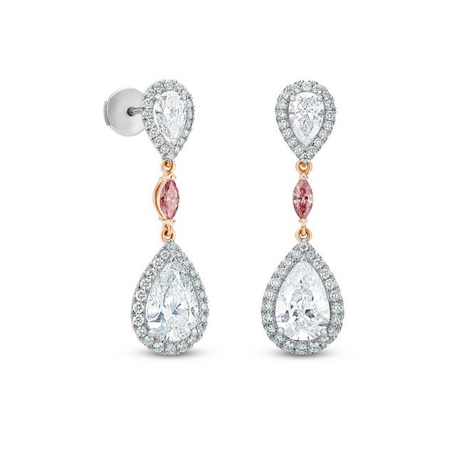 Aura earrings with large pear-shaped diamonds in rose gold