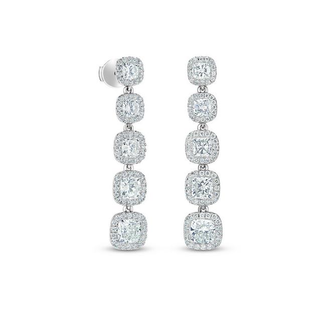 Aura earrings with five cushion-cut diamonds in white gold