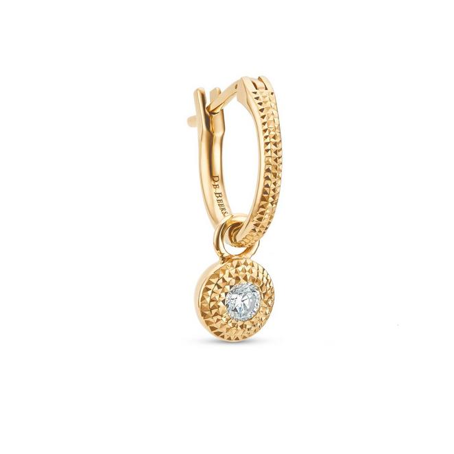 Talisman earring with a round brilliant diamond in yellow gold
