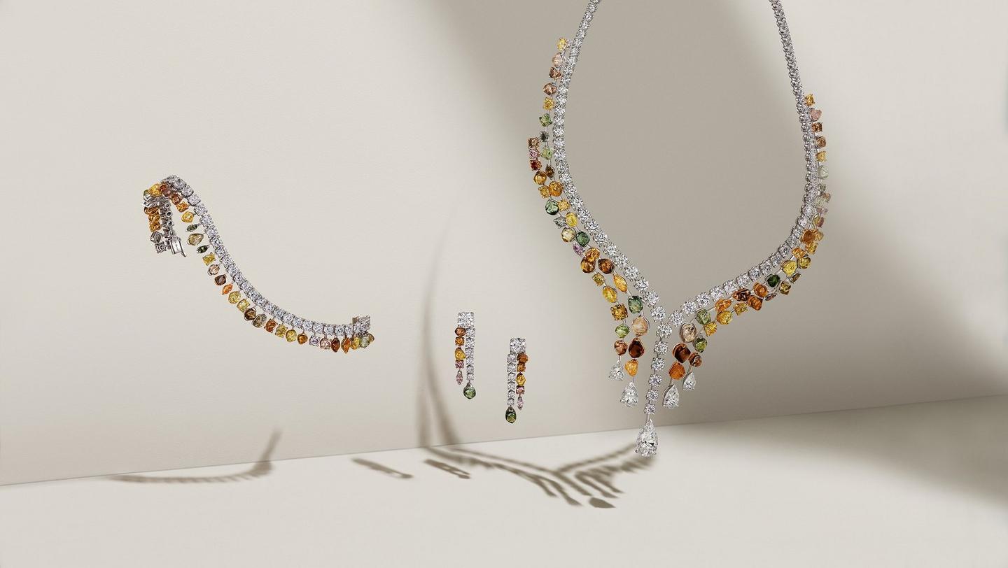 De Beers iconic diamond design